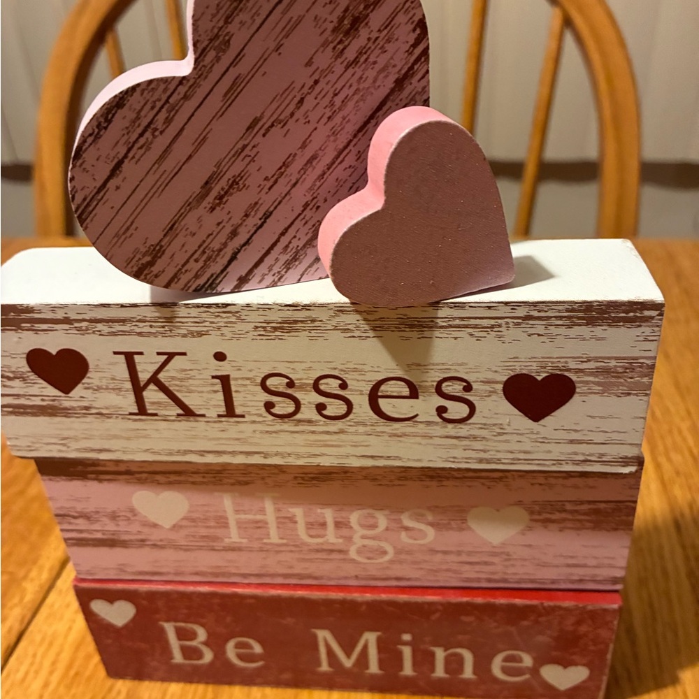 Bundle/Valentines Decor - Picture 8 of 8